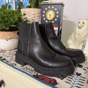 Nine West Black Chelsea Boots